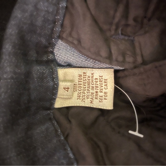 Arden B high waisted dark blue stretchy shorts. 
Women’s size 4 - Picture 4 of 4